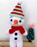 Adorable Snowman Amigurumi Pattern step 3 - details and accessories