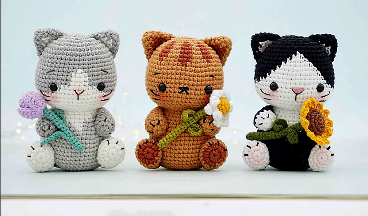 The Cats and Flowers Amigurumi Pattern - Intermediate