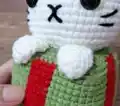 Christmas Giftbox Cat Amigurumi Pattern step 4 - final assembly and finishing