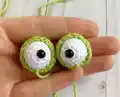Little Frog Amigurumi Pattern step 3 - details and accessories