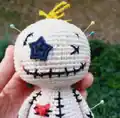 Spooky Voodoo Doll Amigurumi Pattern step 4 - final assembly and finishing
