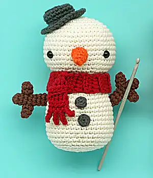 Mel the Snowman Amigurumi Pattern
