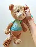 Alan the Lion Amigurumi Pattern step 4 - final assembly and finishing